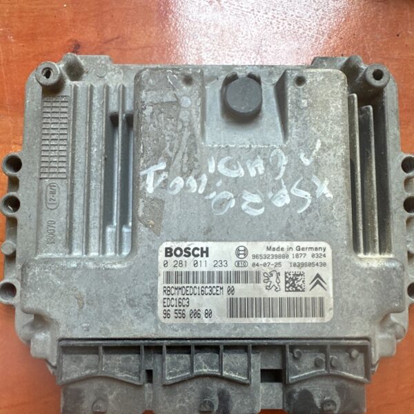 Calculateur moteur EDC16C3 Citroën Xsara Picasso 1.6 HDi - BOSCH - REF 0281011233 - HW 9655600680 - OEM 9653239880