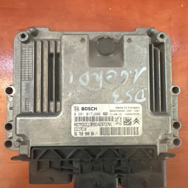 Calculateur moteur EDC17C10 Citroën DS3 1.6 HDi - BOSCH - REF 0281017600 - OEM 9676830080